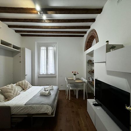 Regina Milano In Corso Lodi - Sky Tv, Wifi E Breakfast Box Apartman Kültér fotó
